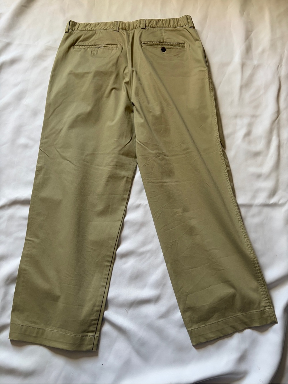 Tommy Bahama Men's Pleated Chinos in Olive - Picture 5 of 5